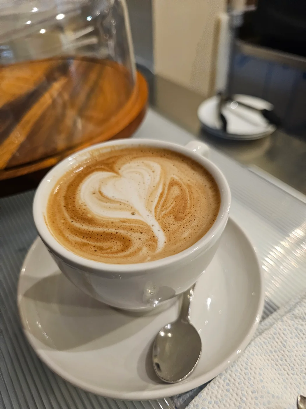 Een cappuccino aan het banco van Tirrenia