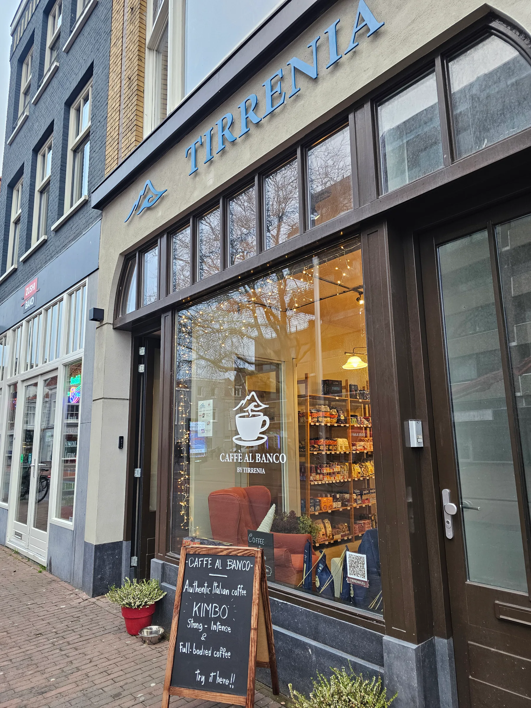 De gevel van Tirrenia in Haarlem
